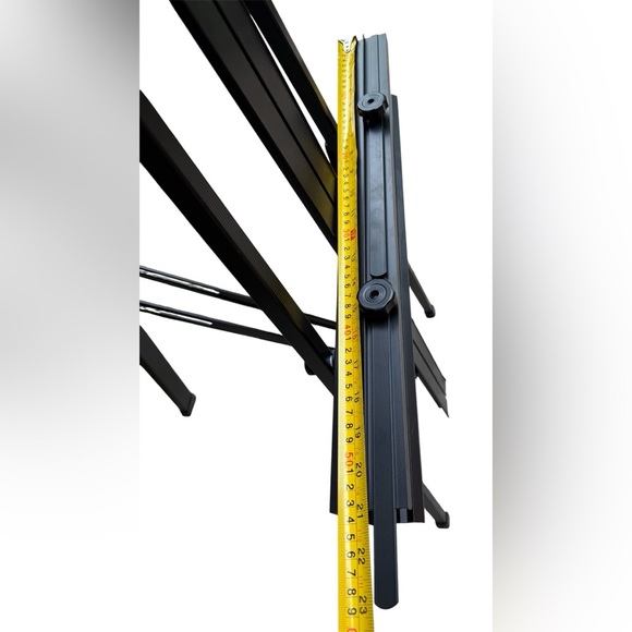 Black Metal Easel - Almost new - Picture 5 of 5